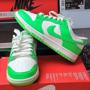Nike Dunk Low Sneakers